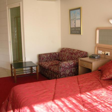 Peninsula Motor Inn Tyabb ภายนอก รูปภาพ