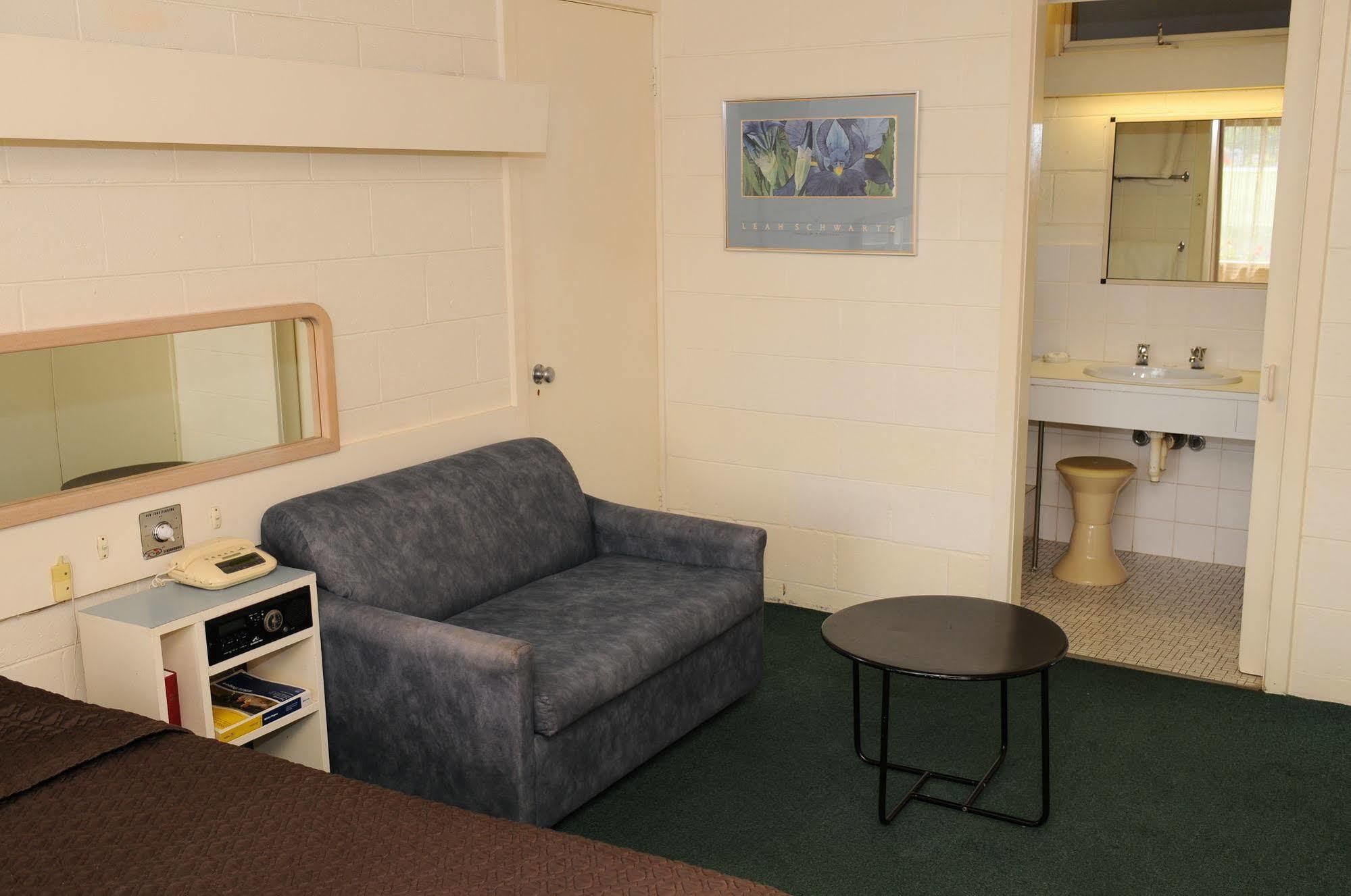 Peninsula Motor Inn Tyabb ภายนอก รูปภาพ