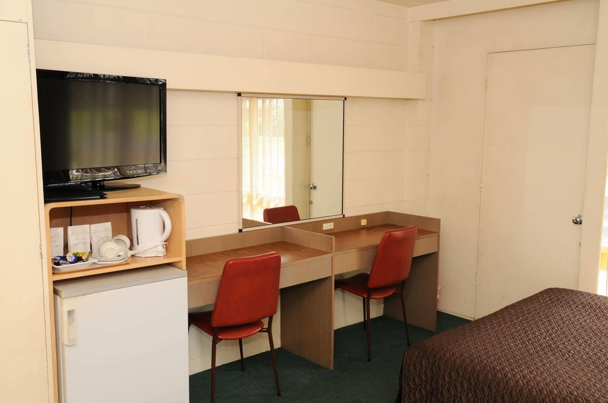 Peninsula Motor Inn Tyabb ภายนอก รูปภาพ